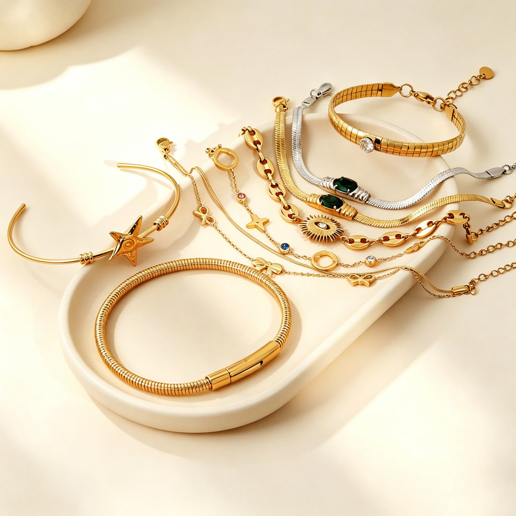 Damen Armband mit elegantem Smaragd-Anhänger und flexibler Gliederkette Shop Nory