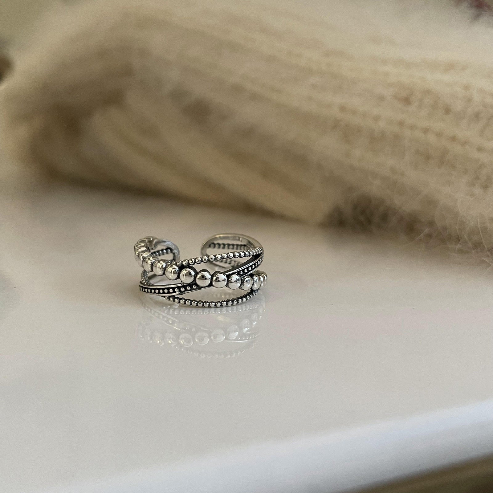 Damen filigraner Glitzerring mit perlenförmiger Struktur Shop Nory