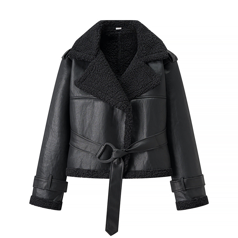 Damen Kurze Fliegerjacke aus Kunstleder mit Teddyfell-Kragen und Taillengürtel Shop Nory