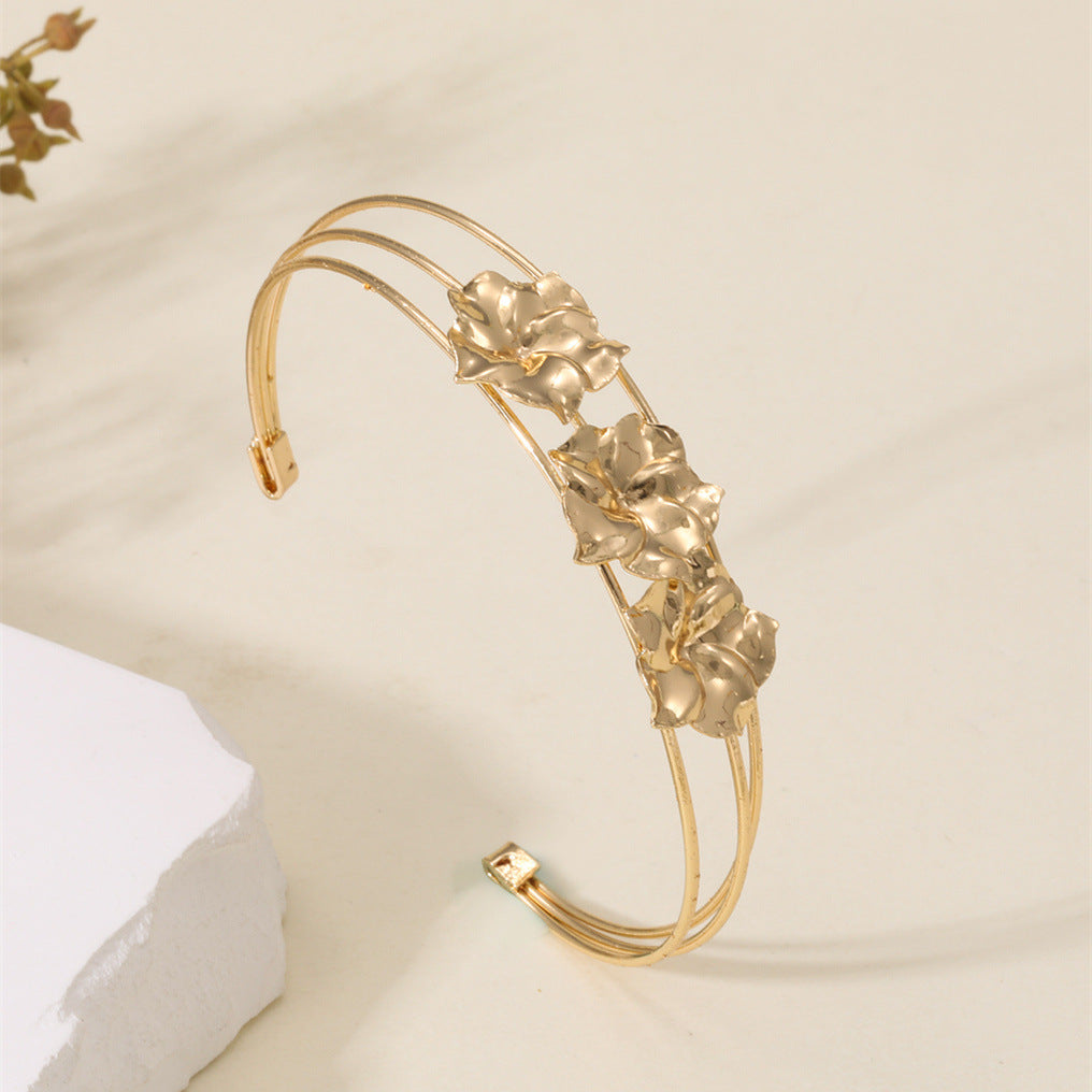 Damen Armreif mit kunstvollem Blattmotiv Shop Nory