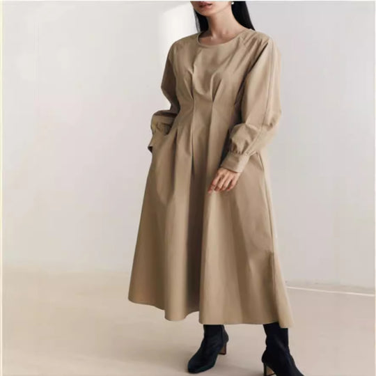 Damen Maxikleid mit Taillenabnähern, Rundhalsausschnitt und voluminösen Manschetten Shop Nory
