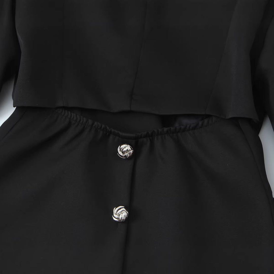 Damen Taillierter Kurzblazer mit asymmetrischem Schmuckverschluss und Pattentaschen Shop Nory