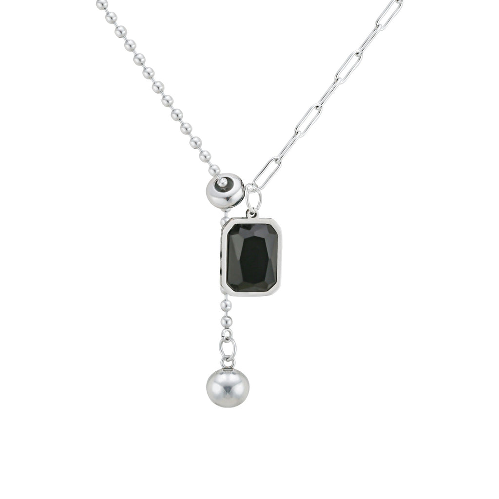 Damen Halskette mit eleganten Anhängern und dekorativen Elementen Shop Nory