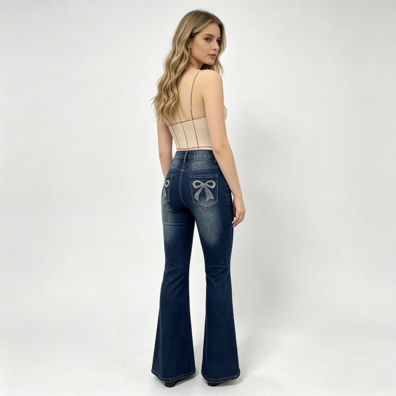 Damen Bootcut Jeans mit dekorativen Stickereien