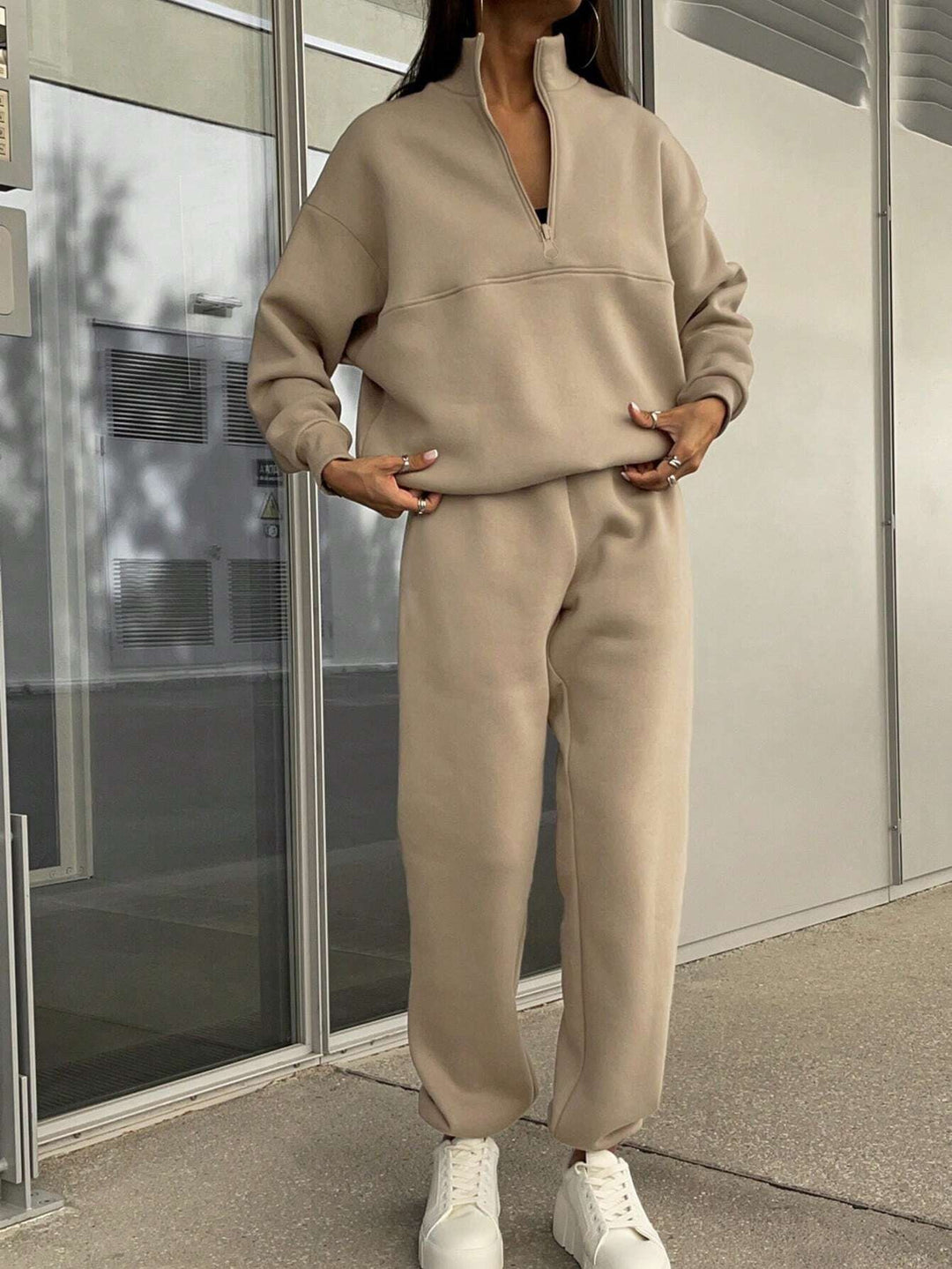 Damen Oversize Sweat-Set mit halbem Reißverschluss, Stehkragen und lässiger Jogginghose Shop Nory