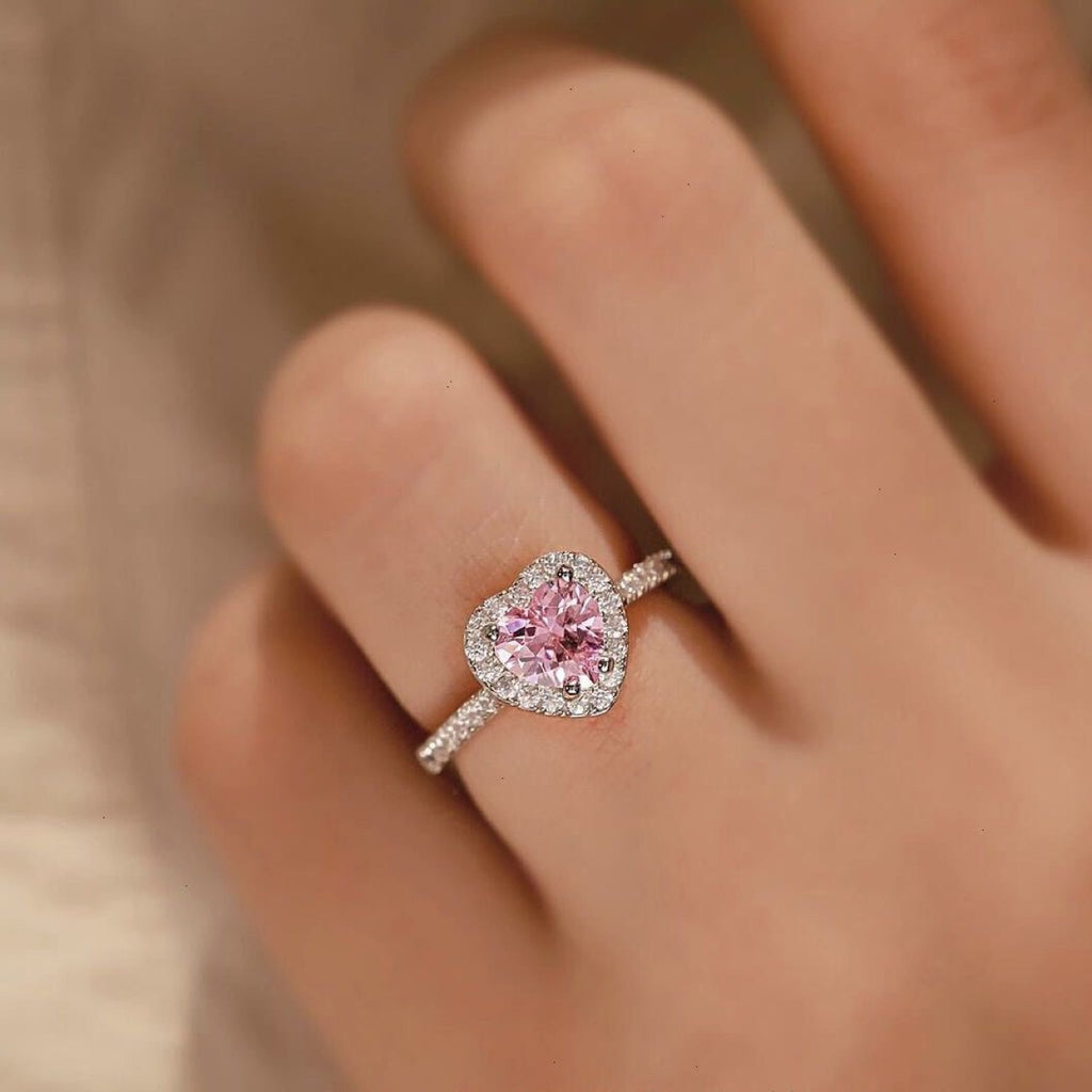 Damen Schmuckring mit herzförmigem Design und funkelndem Zirkonia Shop Nory