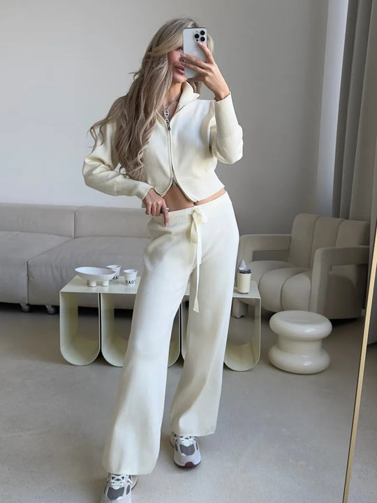 Damen gestricktes Lounge-Set mit kurzem Reißverschluss-Cardigan und weitem High-Waist-Jogginghose Shop Nory