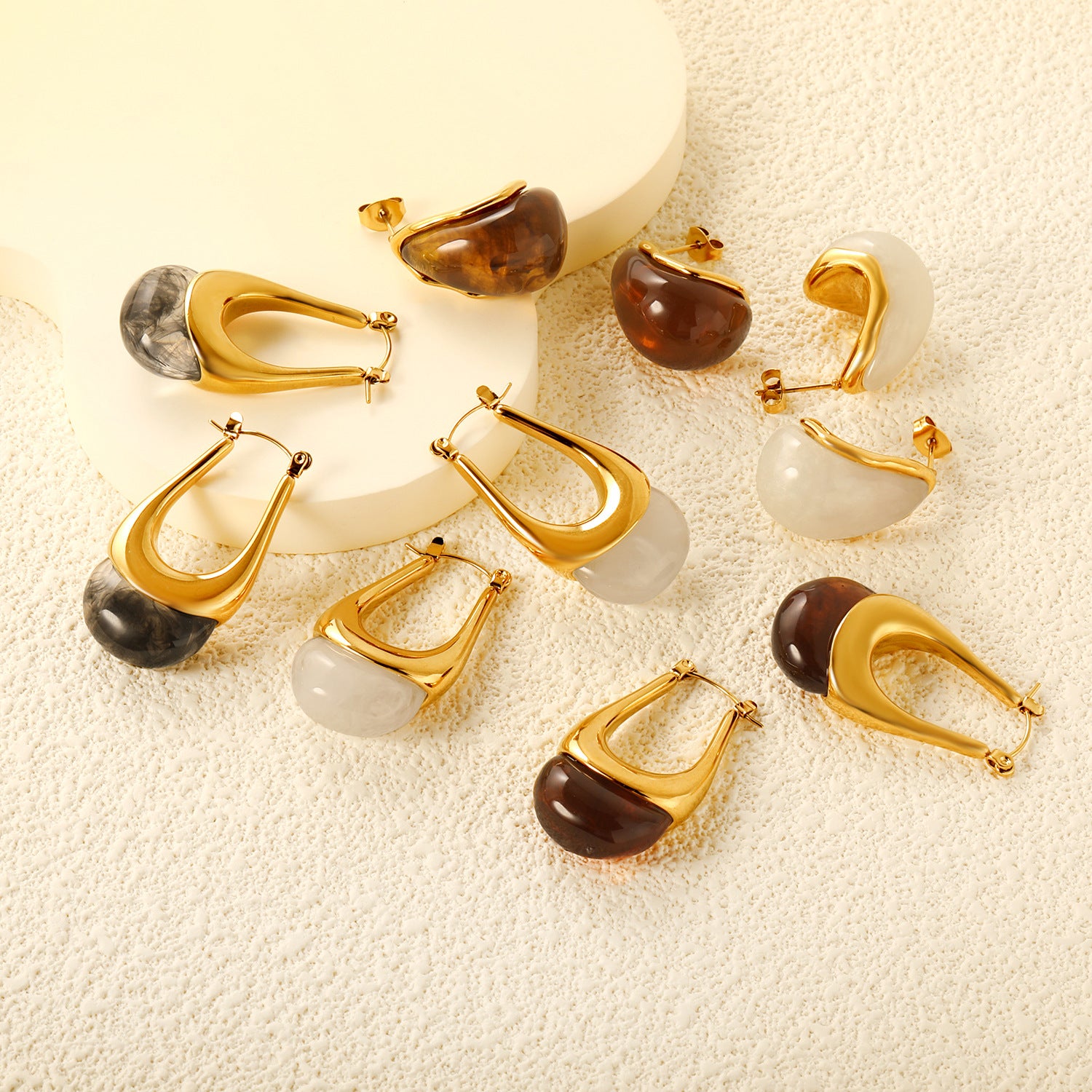 Damen Hängende Ohrringe mit elegantem Goldüberzug und perlmutternem Design Shop Nory