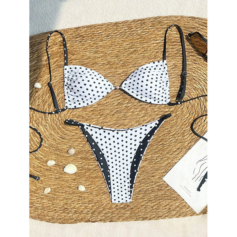 Damen Triangel-Bikini mit verspieltem Punktemuster und eleganten Akzenten