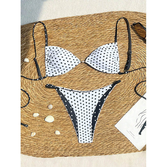 Damen Triangel-Bikini mit verspieltem Punktemuster und eleganten Akzenten
