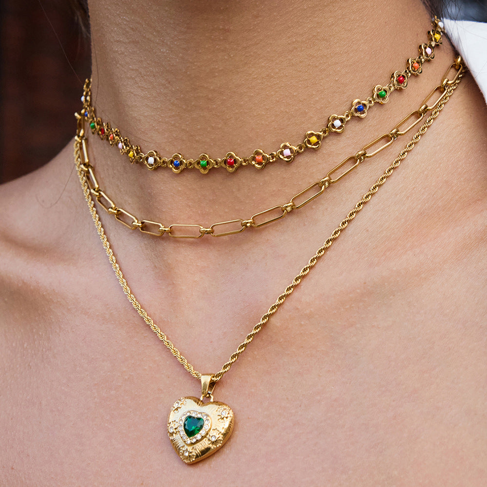 Damen Halskette mit herzförmigem Anhänger aus hochwertigem Edelstahl und funkelnden Zirkonia Shop Nory