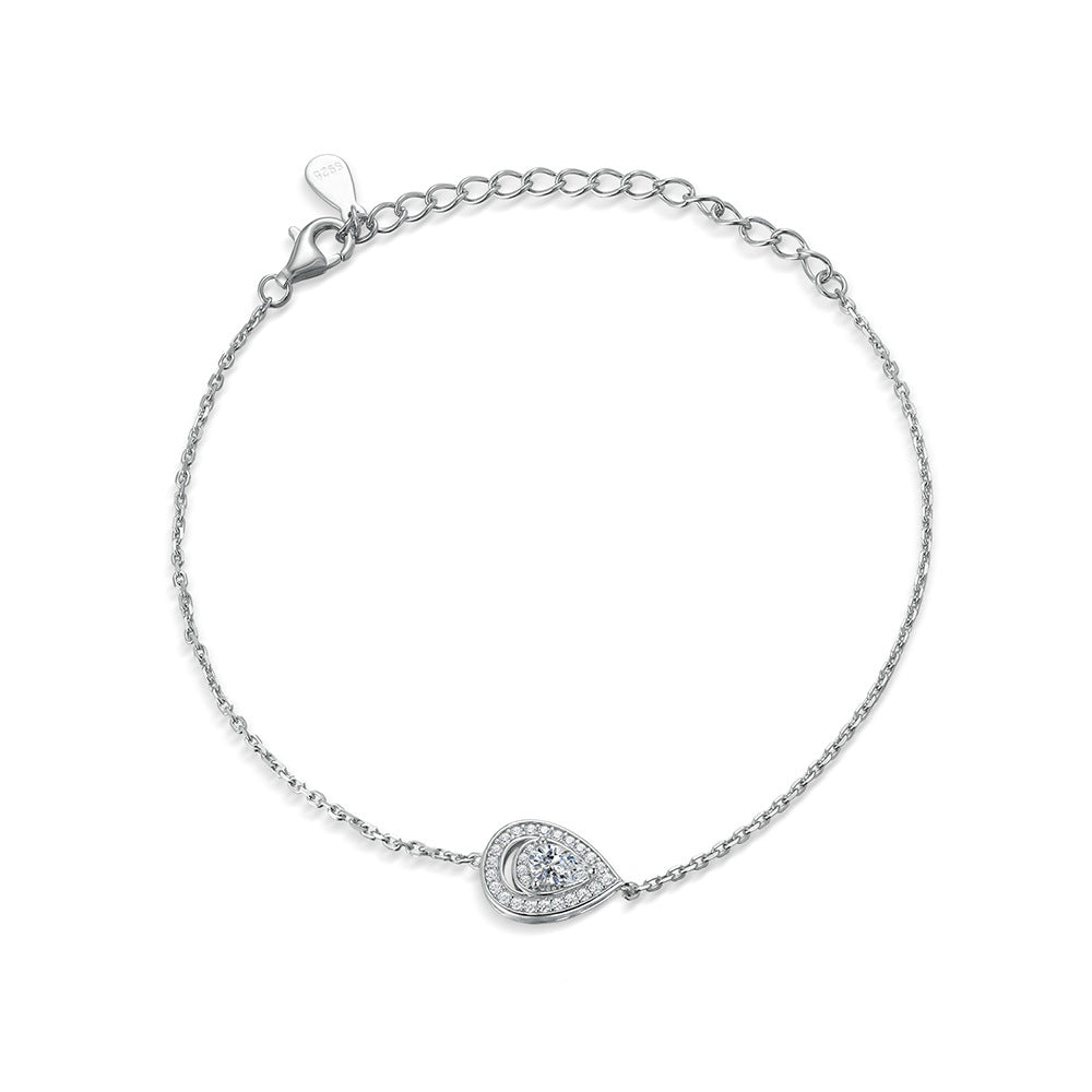 Damen eleganter Tropfenring mit funkelndem Hauptstein und kunstvollen Zirkonia-Verzierungen Shop Nory