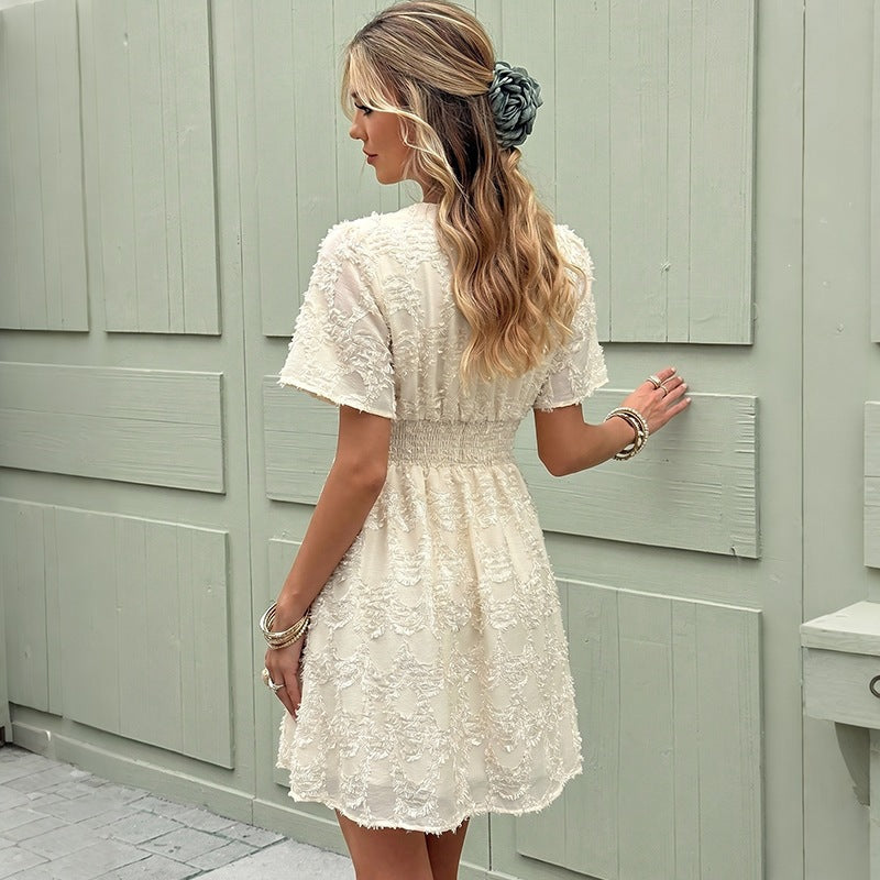 Damen Kurzärmeliges gerafftes V‑Ausschnitt Sommerkleid mit Taillenraffung Shop Nory