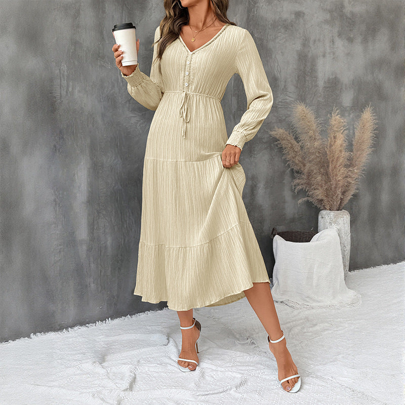 Damen Crinkle-Midikleid mit V-Ausschnitt, Knopfleiste, tailliertem Bindegürtel und Stufenrock Shop Nory