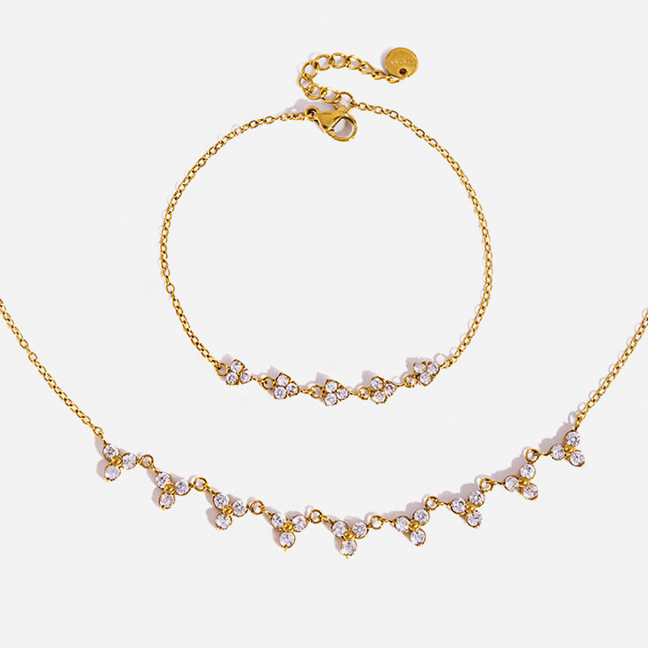 Damen Armband mit eleganten Kristallverzierungen und hypoallergenem Edelstahl Shop Nory