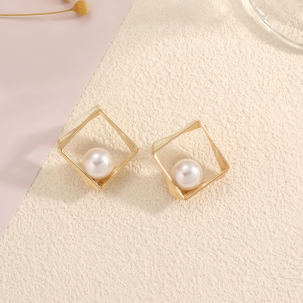 Damen Ohrringe mit eleganter Perlen- und geometrischer Form Shop Nory