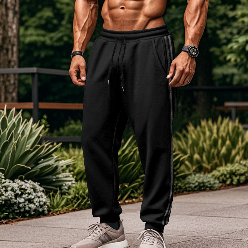 Herren Bequeme Sporthose mit kontrastierenden Seiteneinsätzen und elastischem Bund Shopnory
