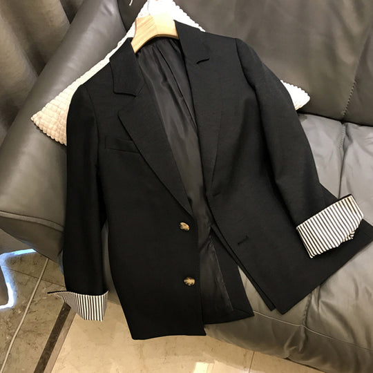 Damen Eleganter Blazer mit kontrastierenden Ärmelaufschlägen Shop Nory
