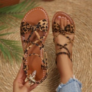Damen Zarte Römersandalen mit Schleifen-Detail und verstellbaren Schnürriemen Shop Nory