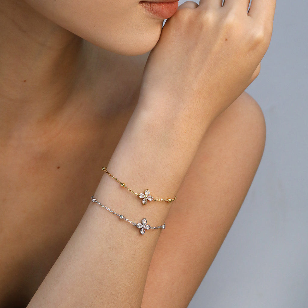 Damen Armband mit funkelnden Kristallen und zartem Kettendesign Shop Nory