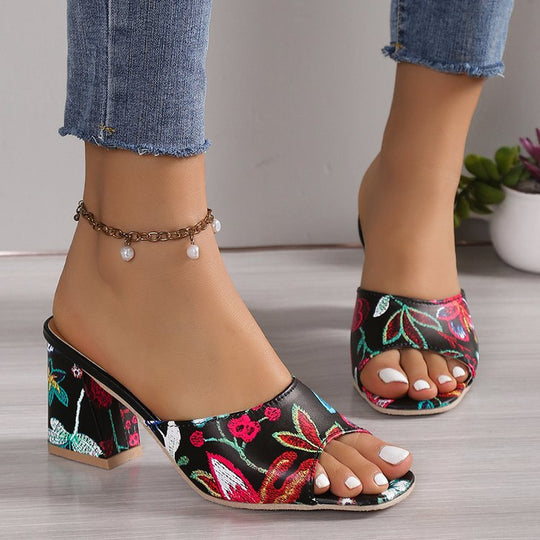 Damen Slip-On Mules mit floralem Allover-Print, mittelhohem Blockabsatz und gepolstertem Komfortfußbett Shop Nory