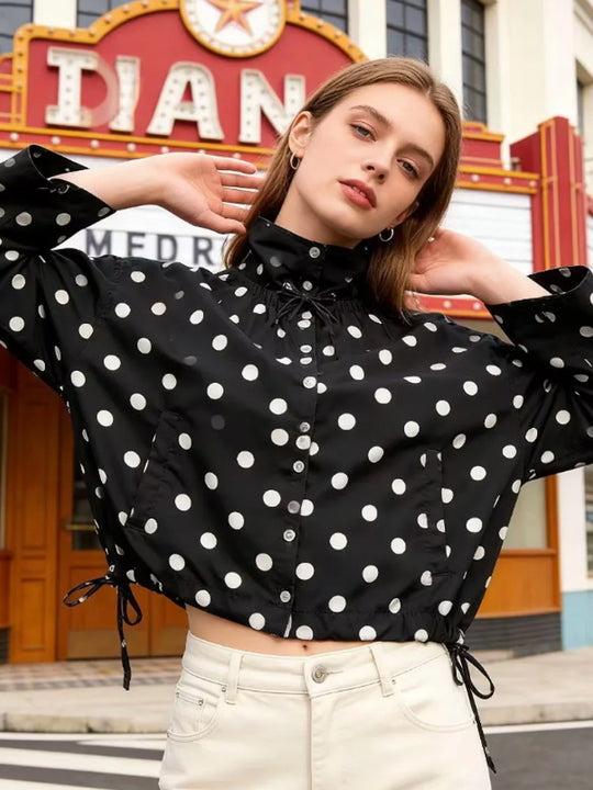 Damen Leichte gepunktete Übergangsjacke mit Stehkragen, Tunnelzug & lockerer Silhouette Shop Nory