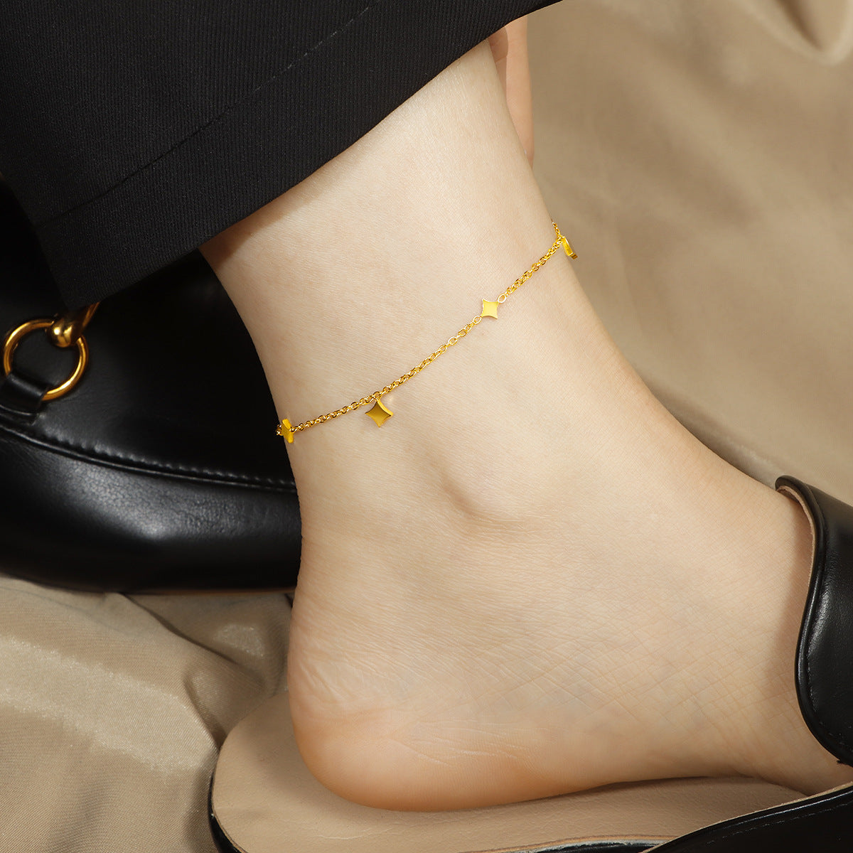 Damen Fußkette mit funkelnden geometrischen Elementen Shop Nory