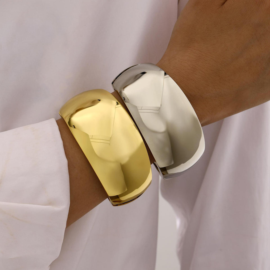 Damenarmreif mit elegantem, gewundenem Design Shop Nory