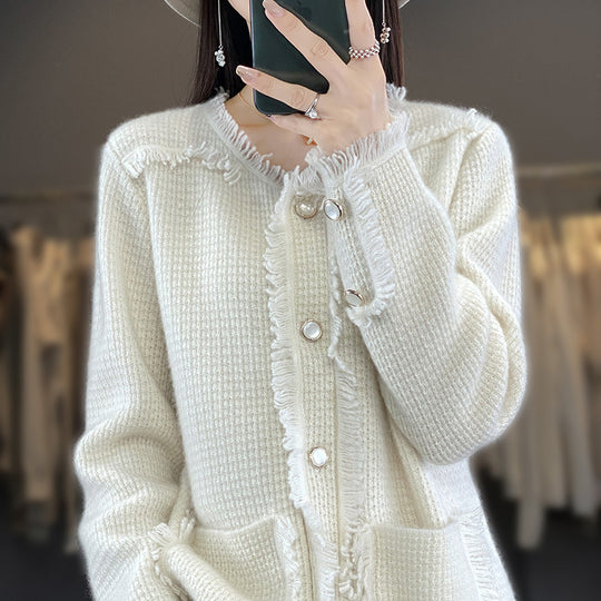 Damen Strickcardigan mit Fransenblende, Perlmuttknopfleiste und aufgesetzten Taschen Shop Nory