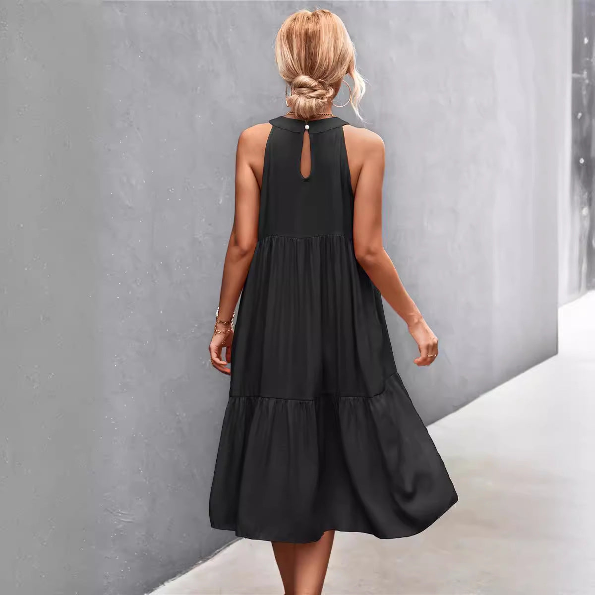 Damen luftiges Sommerkleid mit schwingendem Rock und hohem Hals Shopnory