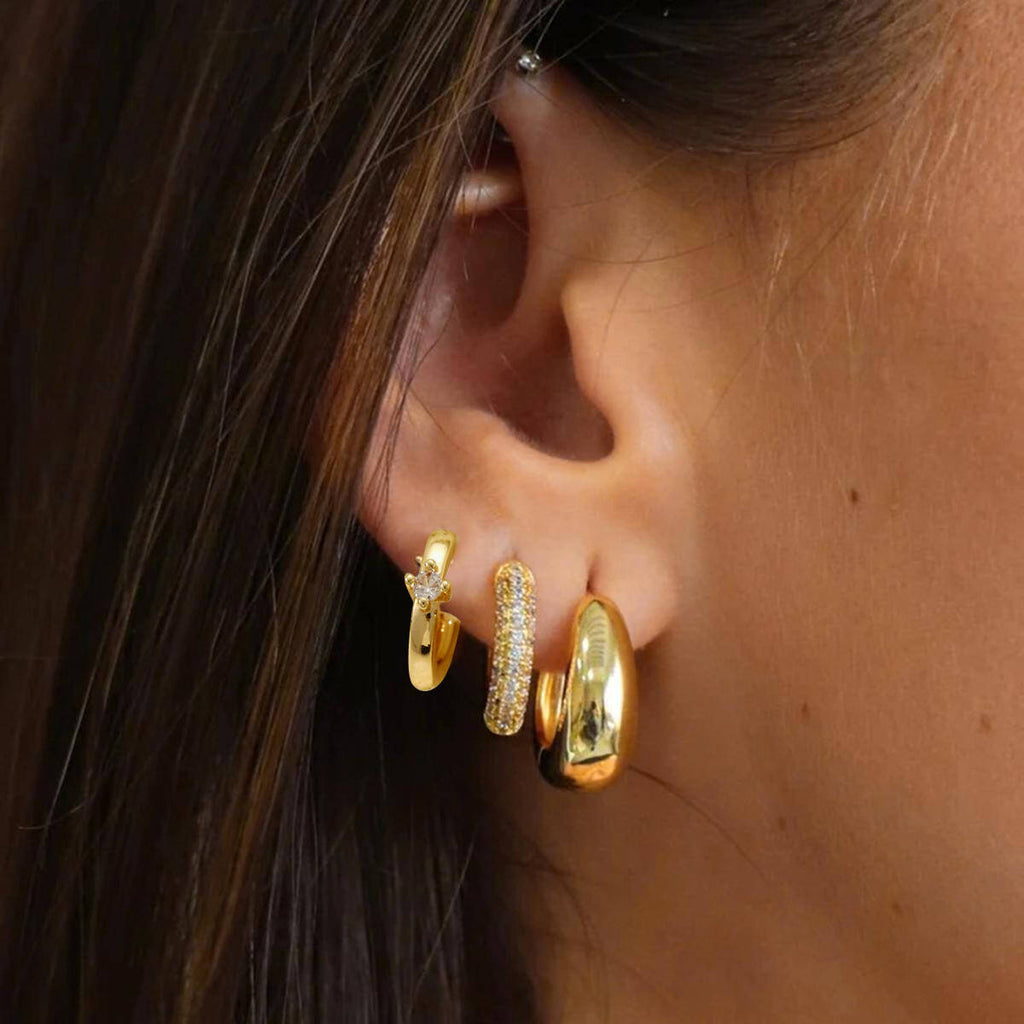Damen Ohrringe Set mit funkelnden Zirkonia und geschwungenem Design Shop Nory