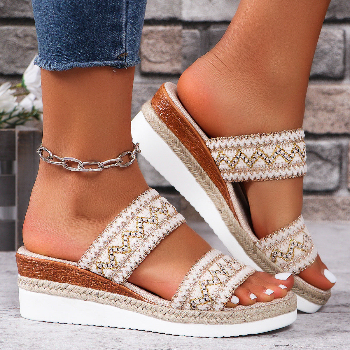 Damen Wedge-Pantoletten mit buntem Stickmuster und bequemer Fußbettung Shopnory