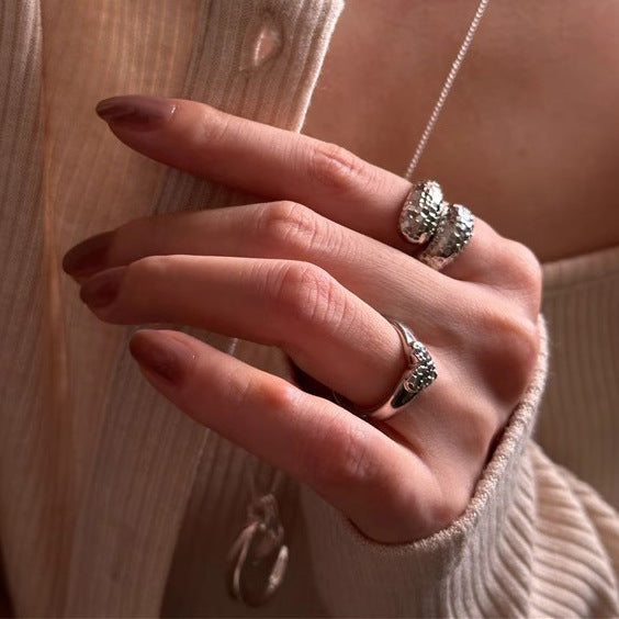 Damen Offener Ring mit innovativer Struktur und glitzernden Akzenten Shop Nory