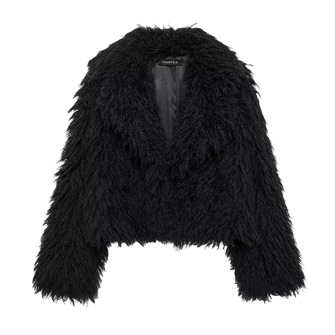 Damen Kurzjacke im Cropped‑Schnitt aus fluffigem Hochflor‑Faux‑Fur mit tiefem Schalkragen Shop Nory