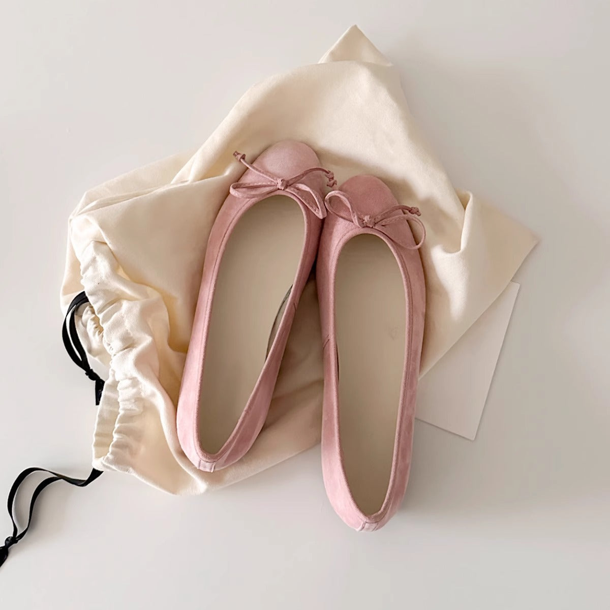 Damen Ballerinas mit zartem Schleifen-Detail und hochwertigem Wildleder