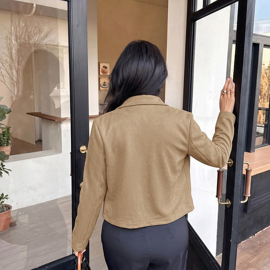 Damen Kurzjacke aus Wildleder‑Optik mit Hemdkragen und aufgesetzten Taschen Shop Nory