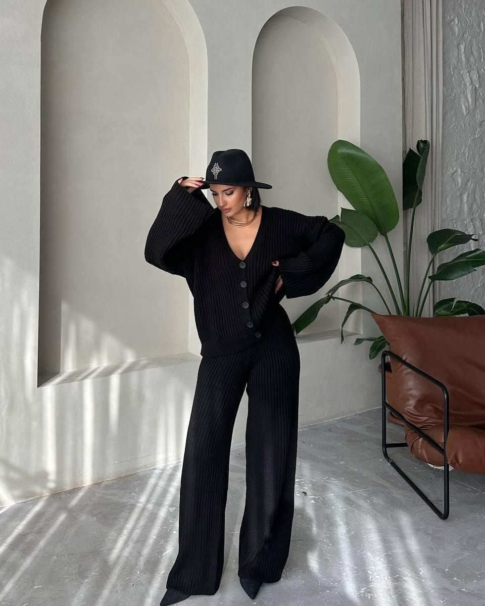 Damen Rippstrick-Cardigan mit überlangen Ärmeln und passender High-Waist-Loungehose Shop Nory