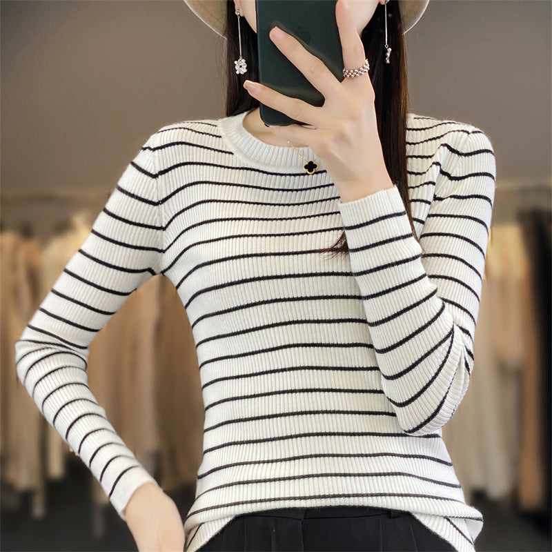 Damen Schmal geschnittener Feinstrick-Pullover mit dezenter Streifenstruktur und Rundhals Shop Nory