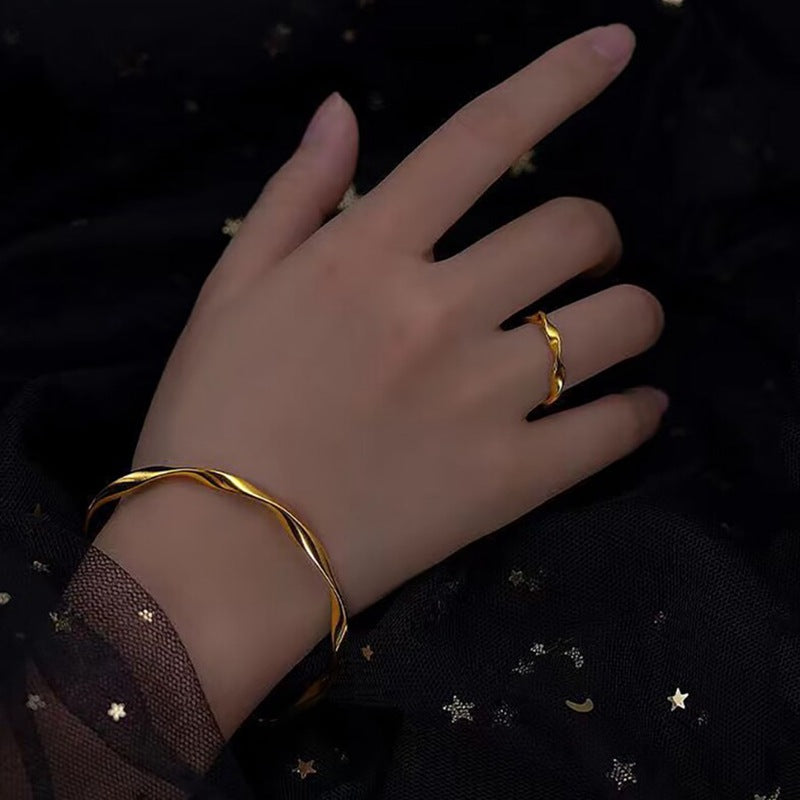 Damen eleganter Armreif mit kunstvoller Wellenstruktur Shop Nory