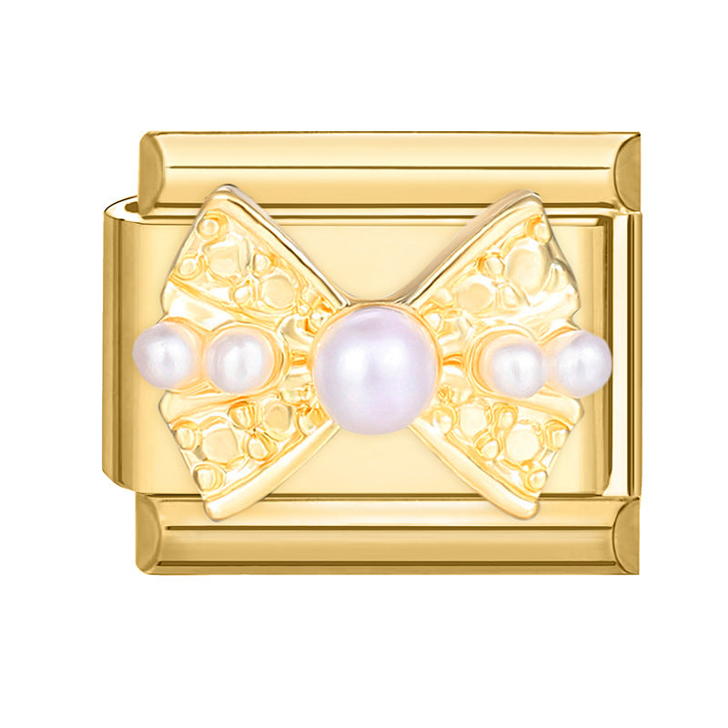 Feiner Italienischer Charm mit Zuchtperlen und Dekorativem Banddetail