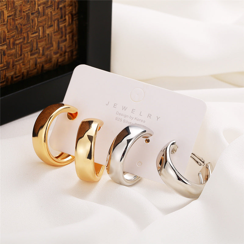 Damen Creolen mit hochwertiger Goldoberfläche und modernem Design Shop Nory