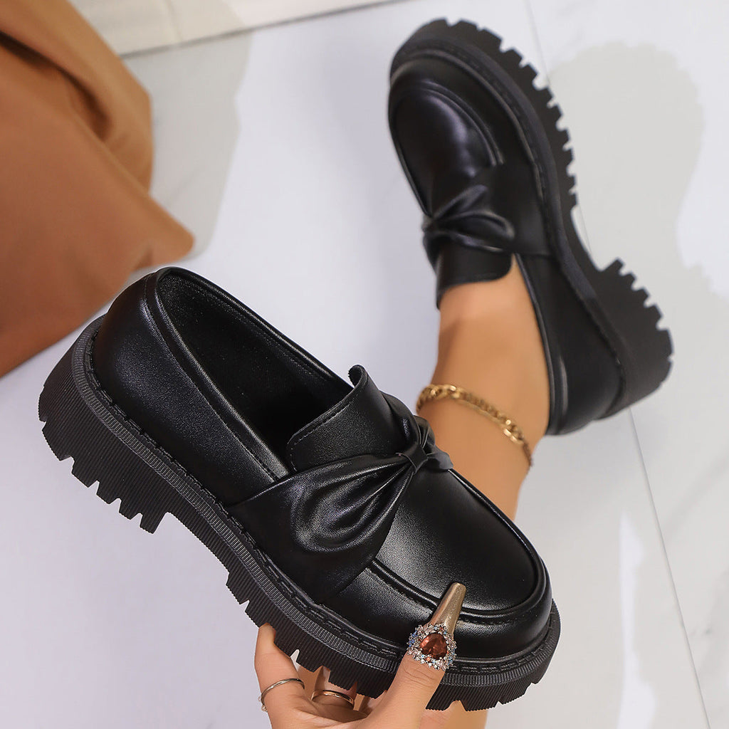 Damen Mokassins mit robustem Plateau und elegantem Riemendesign