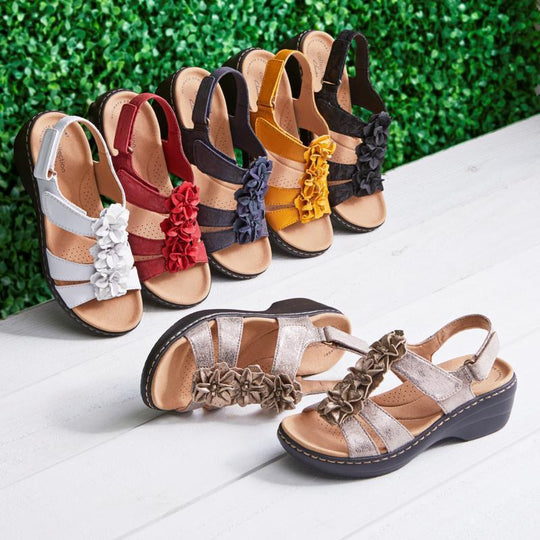 Damen Komfortable Riemchen-Sandalen mit dekorativen Faltendesign