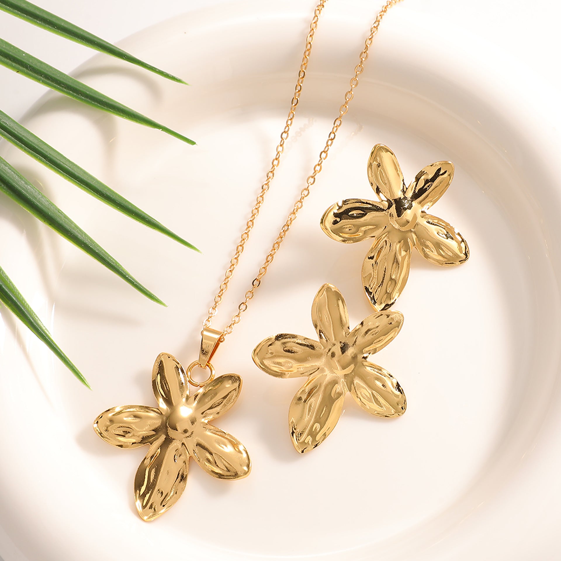 Damen Schmuckset mit filigranem Blattdesign Shop Nory