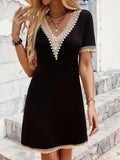 Damen nan knielanges A-Linien-Kleid mit tiefem Spitzen-V-Ausschnitt und zartem Häkelbesatz
