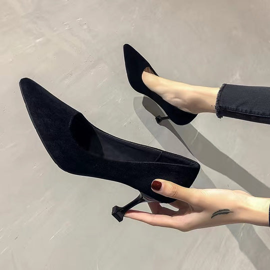 Damen spitze Pumps mit geometrischem Stiletto-Absatz und weichem Velours-Obermaterial Shop Nory