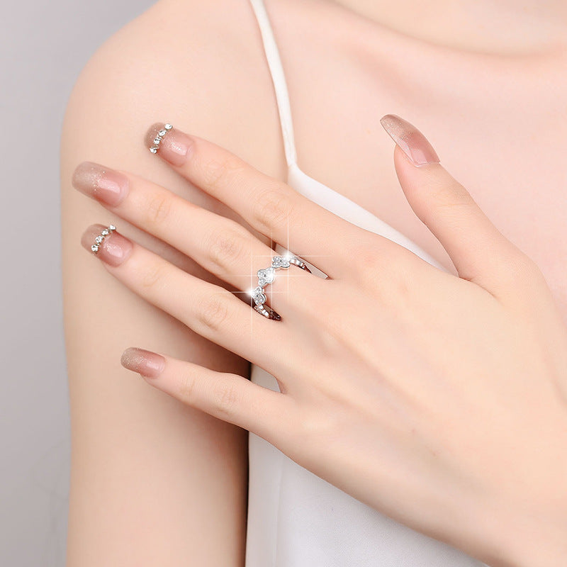 Damenring mit floralem Design und funkelnden Zirkonia Shop Nory