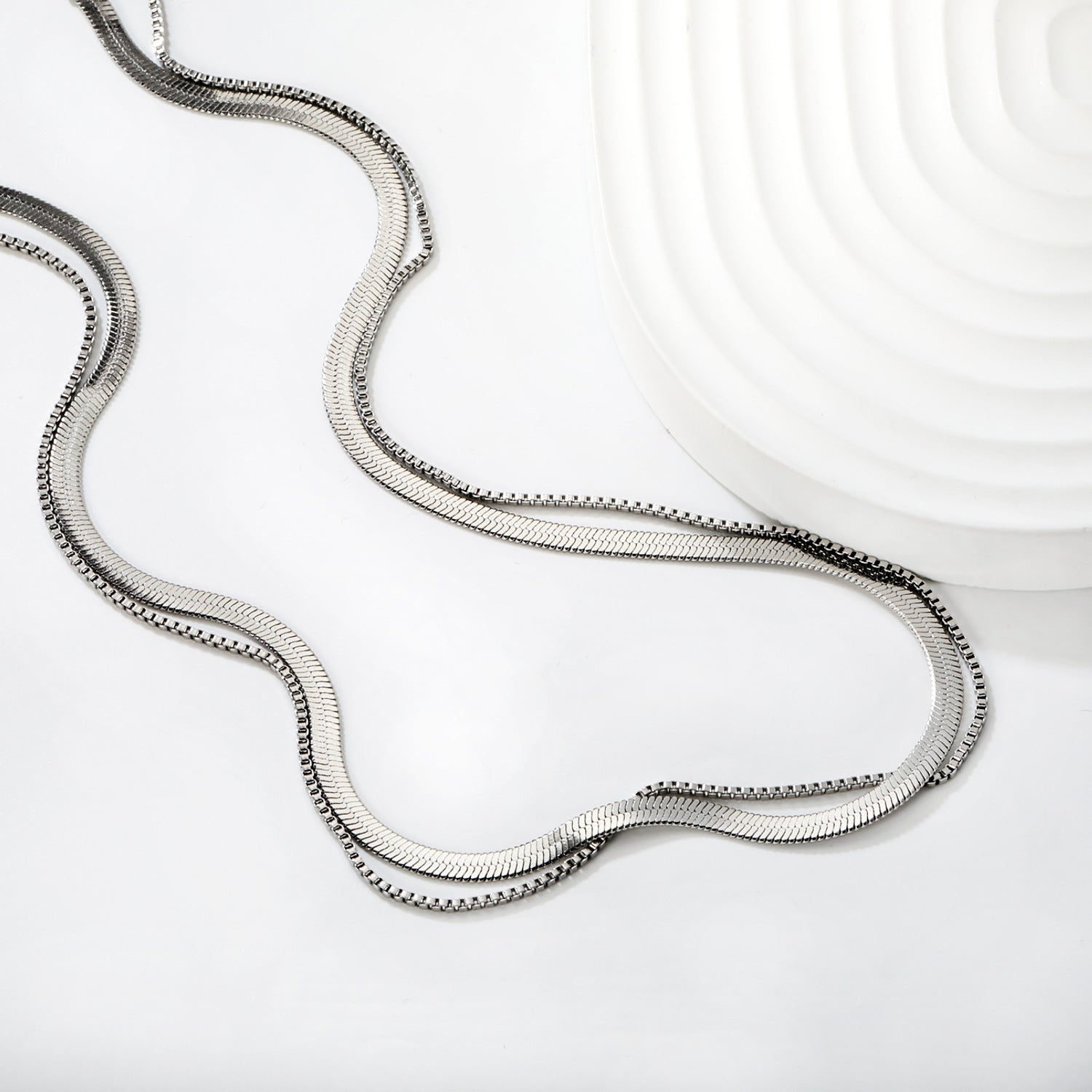 Damen elegante Halskette aus hochwertigem Edelstahl mit verstellbarer Länge Shop Nory