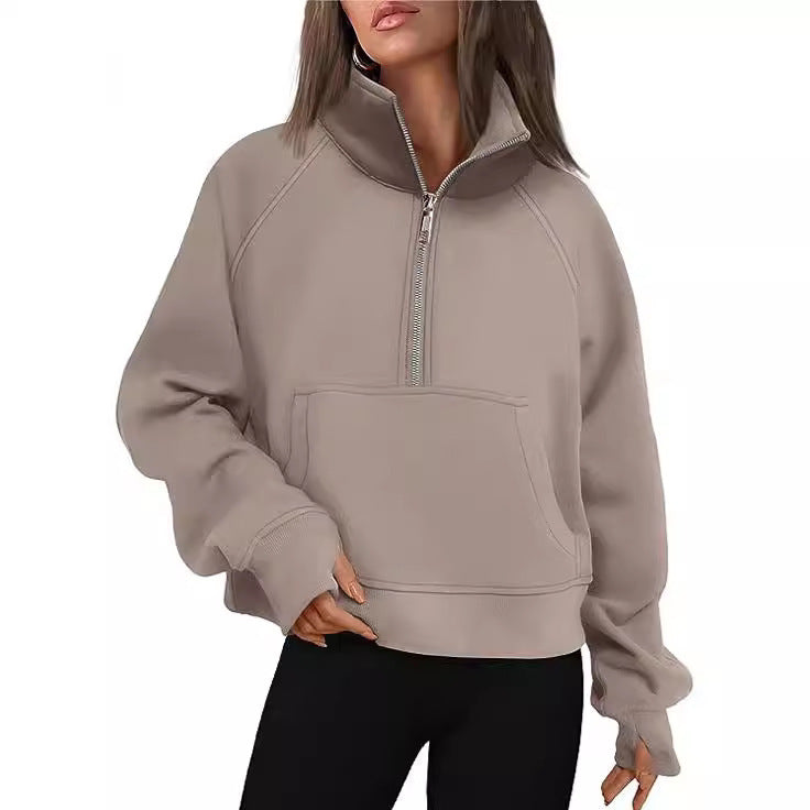 Damen nan cropped Halbzip-Sweatshirt mit hohem Stehkragen, Kängurutasche und überschnittener Schulter Shop Nory