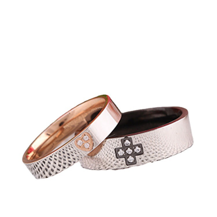 Damen Ring mit Herzmotiv und funkelnden Zirkonia Shop Nory